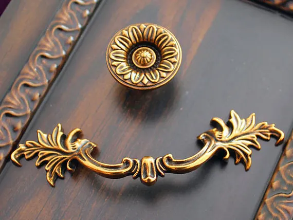 Vintage Drawer Pulls Handles D - Furniture Hardware Drop Pulls recensione e prezzo