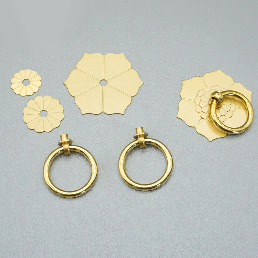 Hanger Ring Floral Brass Cabin - Furniture Hardware Drop Pulls recensione e prezzo