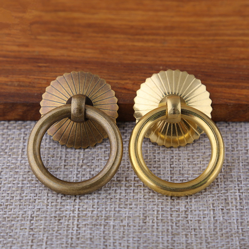 Vintage Brass Cabinet Ring Kno - Furniture Joint Hardware recensione e prezzo