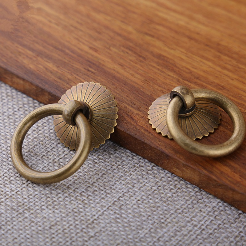 Vintage Brass Cabinet Ring Kno - Furniture Joint Hardware recensione e prezzo